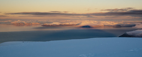 fall sunshine landscape svalbard spitsbergen nordenskiöldtoppen nordenskiöldfjellet