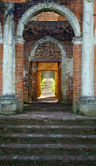 Doorway in the ruins of Houghton House