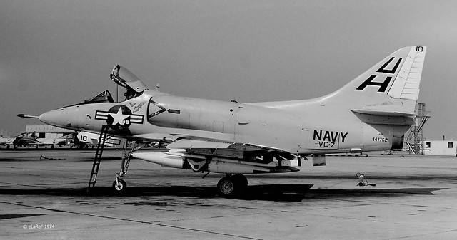 147752 Douglas A-4C Skyhawk VC-7 UH10