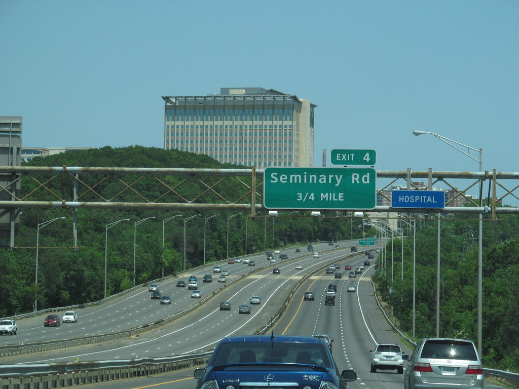 Interstate 395 - Virginia. Photo by Doug Kerr; (CC BY-SA 2.0)