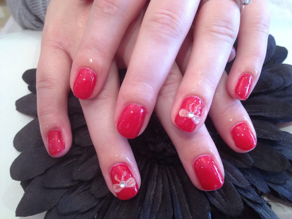 Red roses gel polish on own nails with 3D acrylic bow | Flickr