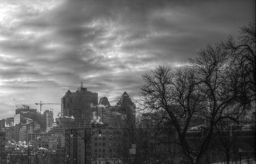 winter sky urban bw cloud canada building weather architecture clouds grey construction downtown day pentax cloudy crane montreal hdr tonemapping k5ii