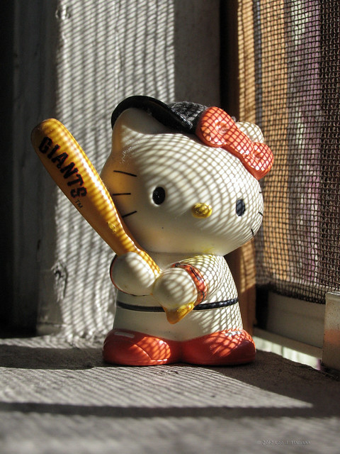 2012_10_17_Hello Kitty Giants Fan_6329