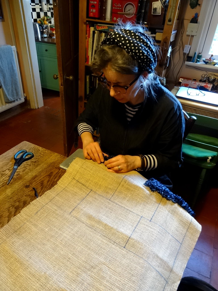 Izmony Rutzer Rug Maker rug maker | Hazel using her Airlyne rug making machine she g… | Flickr