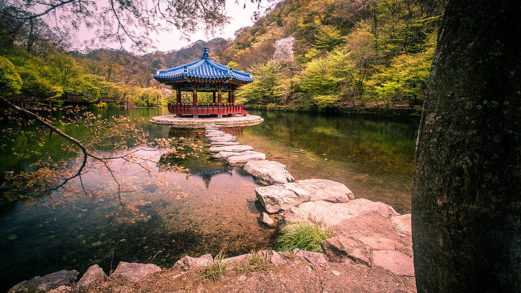 Feather pavilion - South Korea - Travel photography