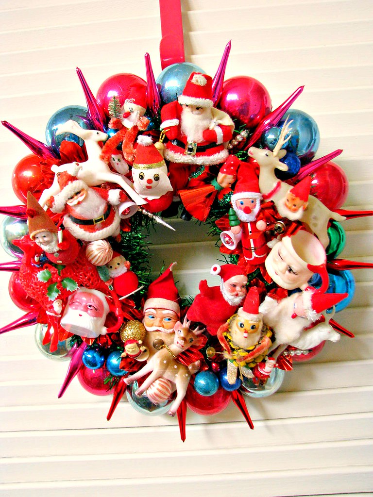 Vintage Christmas Wreath | www.bethsbagz.etsy.com | Flickr