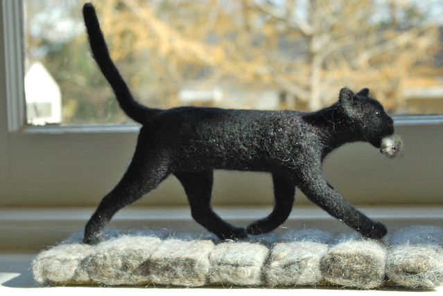 Huntress (a needle-felted cat)