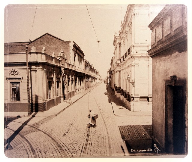 1888   el Palacio Pereira en Calle Huerfanos esquina de San Martín