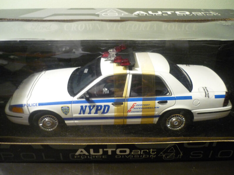 AUTOart 1/18 NYPD FORD CROWN VICTORIA | imranbecks | Flickr