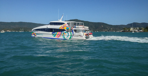 airliebeach australia queensland whitsundayislands cruiser daytrip ferry passenger goldenhour