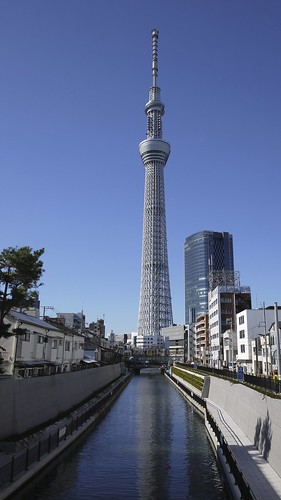 Tokyo Skytree Reflection | by randomwire