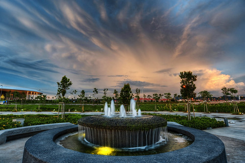 park sunset water fountain clouds landscape photography scene malaysia waterfeature hdr highdynamicrange selangor shahalam photomatix setiaalam airpancut nikond3 nikonhdr shamsulhidayatomar airpancuran setiacitypark
