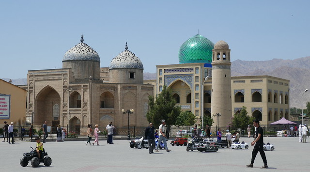 Khujand / Худжанд (Tajikistan) - Mosque on Market Square