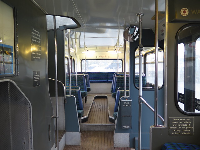 Ensignbus MD60 Metro-Scania BR111DH Metropolitan KJD260P - lower saloon