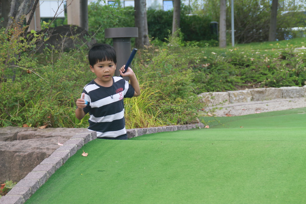 Mini-Golf and Kids, Great Benefits of Starting Early on Golf
