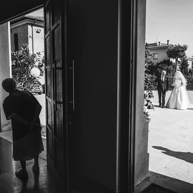 #blackandwhitephoto #blackandwhitephotography #blackandwhite #bmbphotojournalism #weddingphotography #weddingday #wedding #weddingphotographer #weddingtime #matrimonio #love #amore #nozze @bmb.photo
