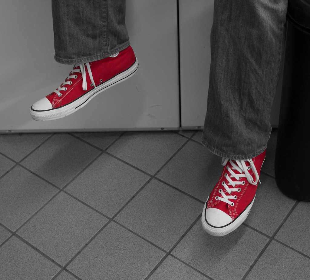 (red) Converse | Shoes with a Cause: HIV/AIDS | Sabrieth | Flickr