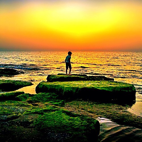 G'morning and happy Tuesday #igers | by Kobi Refaeli
