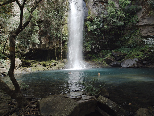 pool swim waterfall costarica catarata 2012 rincondelavieja spanker cangreja