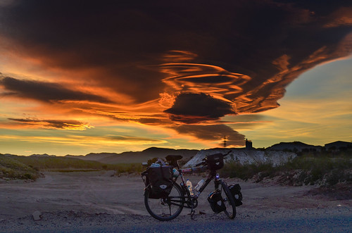 bicycle day048 europe spain sunset freewheelycom espagne espana cycletouring cyclotourisme cycling velo jbcyclingafrica