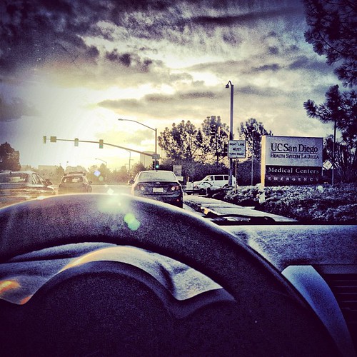 GOOD MORNING Y'ALL!!! ⛅☺ #instafun #instagood #instamood #instadaily #instagramhub #instagrammers #igers #igdaily #igaddict #ignation #iphonesia #iphoneonly #sunrise #lajolla #sandiego #sky #morning #wednesday #humpday #freezing #ucsd #work #notraffic #ph | by jarnedo23