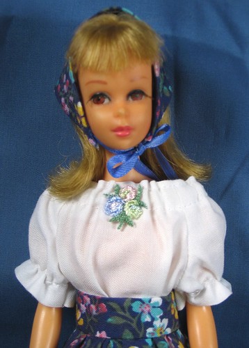 Peasant blouse and kerchief | Debbie | Flickr