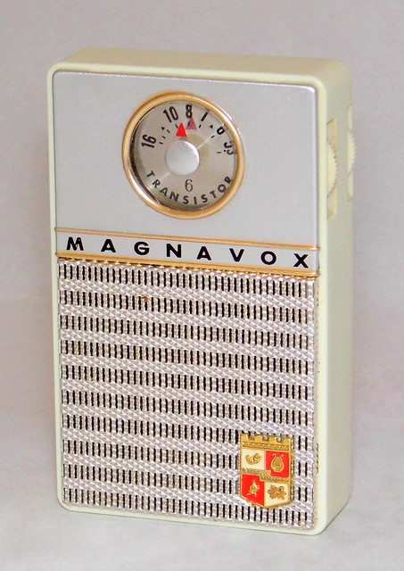 Vintage Magnavox Pocket Mate Transistor Radio, Model AM-60, AM Band, 6 Transistors, Made in Japan, Circa 1960