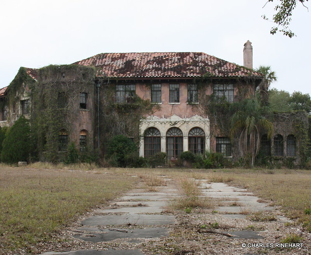 Abandoned Howey Mansion in Howey-In-The-Hills Florida