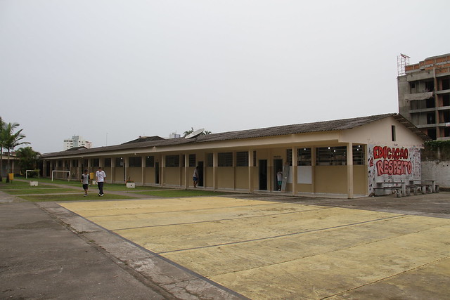 Em visita ao Colégio Estadual 29 de Abril, em Guaratuba