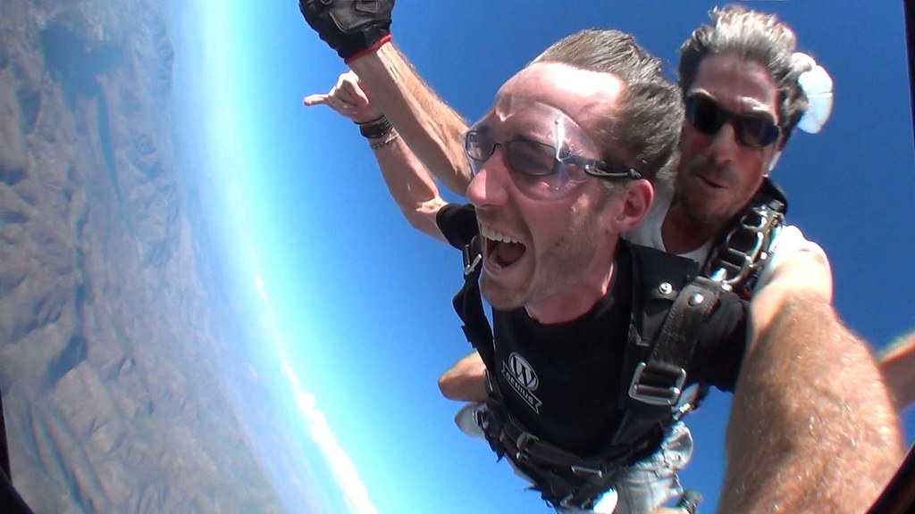 Skydiving in San Diego
