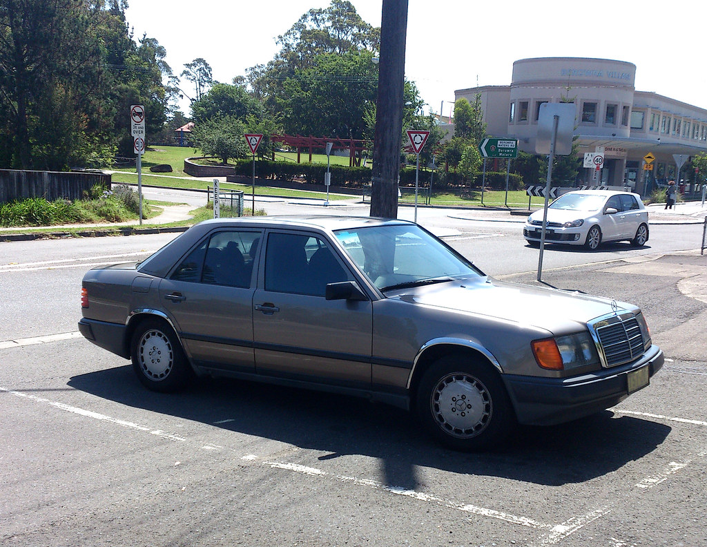 Image of Mercedes-Benz W124