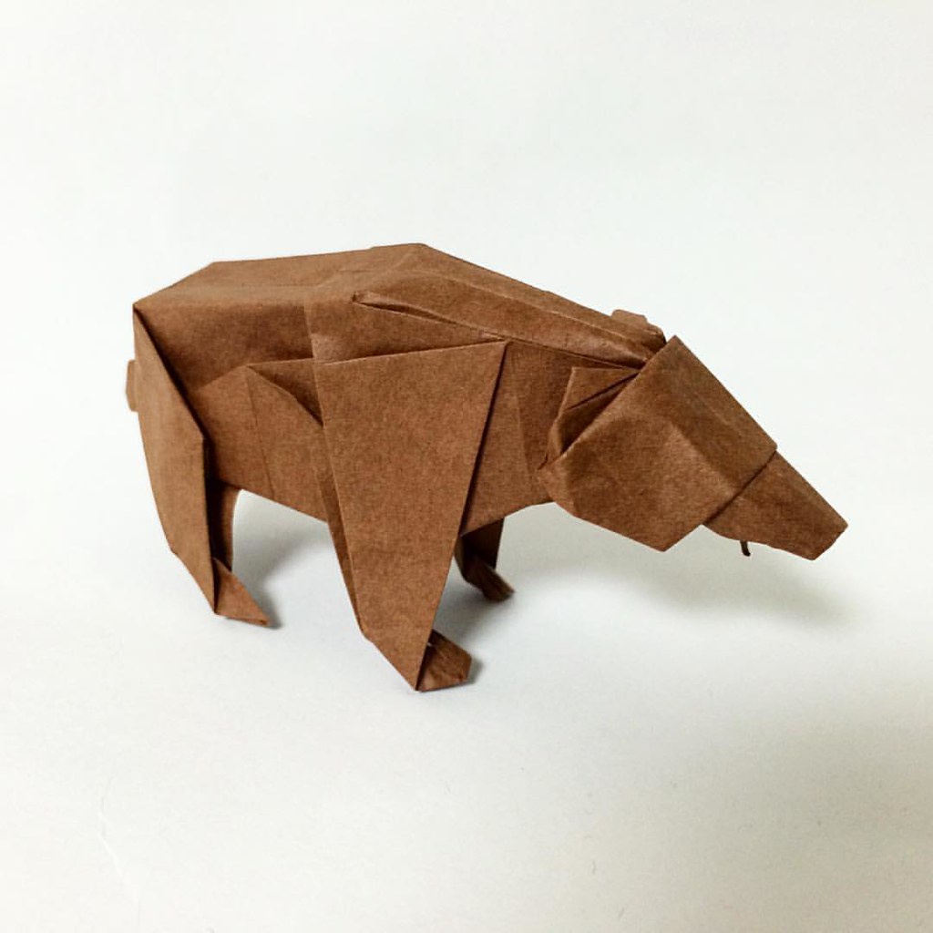 酒井英司さんのクマ 15cmで楽に折れるクマでこの造形はなかなか良い 折り紙 Saku Saku Flickr