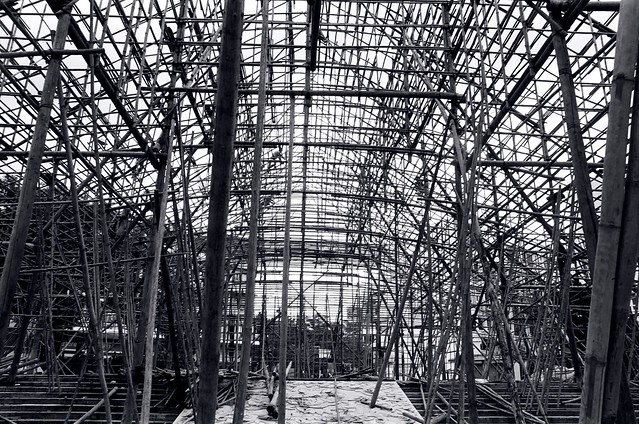 Building traditional bamboo Chinese opera house