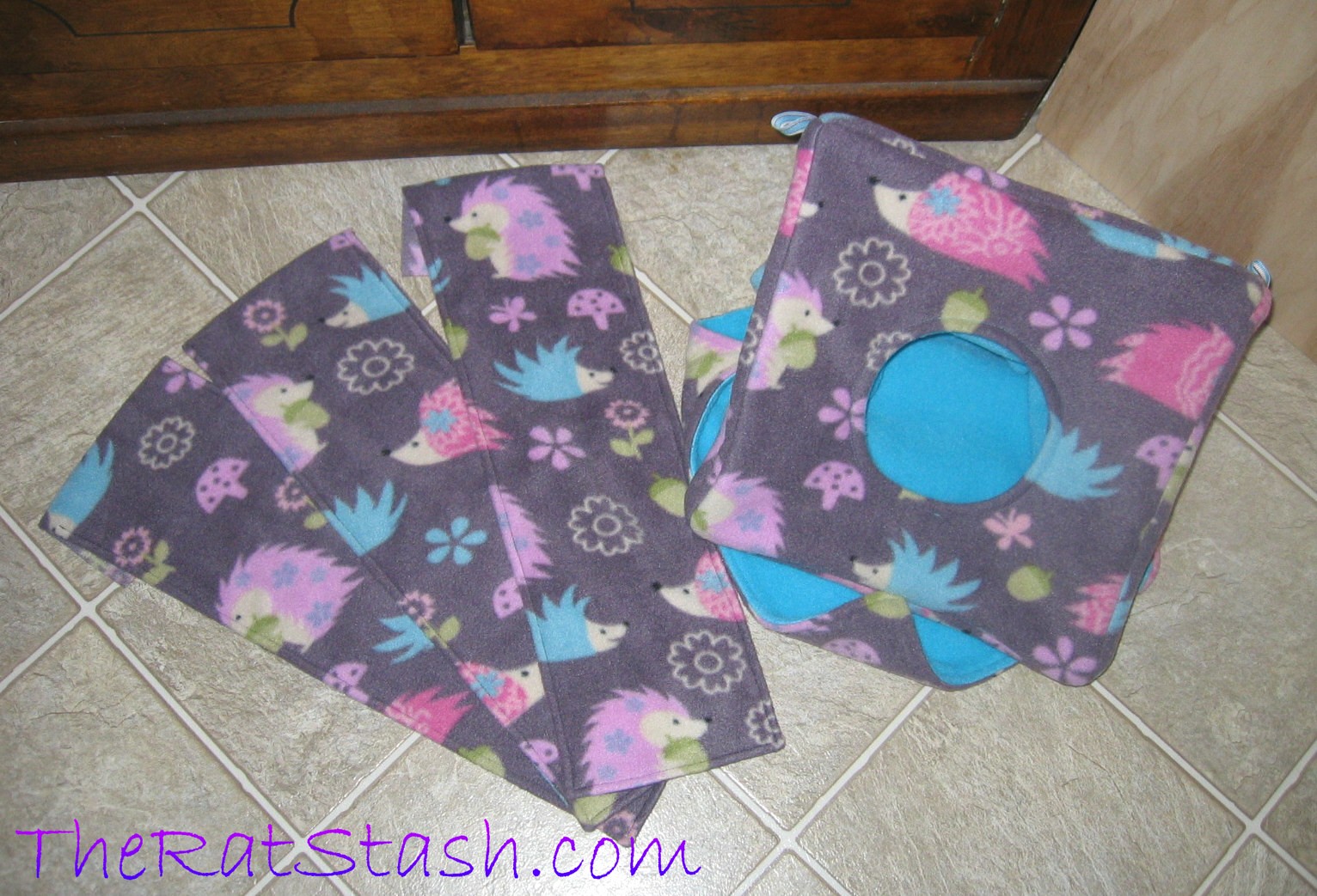 For Allyn: Large "All Fleece" Bungalow & 3 FN/CN Ramp Covers in Hedgehogs