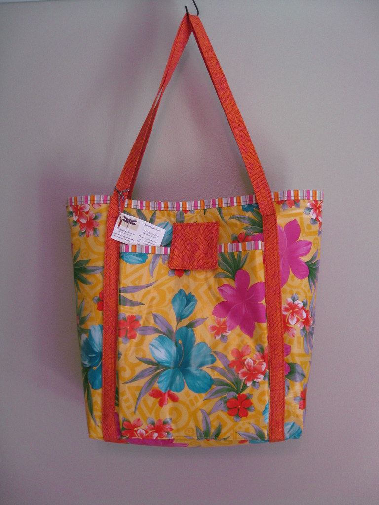 Beach Bag by Dragonfly Fiberart | So fun and made from a pla… | Flickr