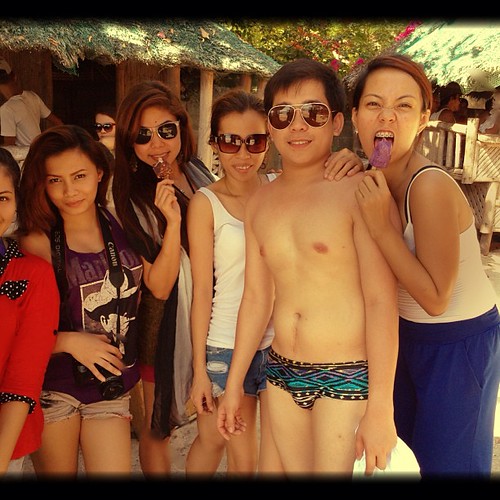 Afternoon summer #sea #sexy #smile #summer2013 #summer #pic #picotheday #philippines #photooftheday #instapic #igerscebu #instacute #instagram #itsmorefuninthephilippines #instagramerscebu #instasummer #moalboal #beach #cebu #cute #killersmile #happiness | by jhoweechris_colegado