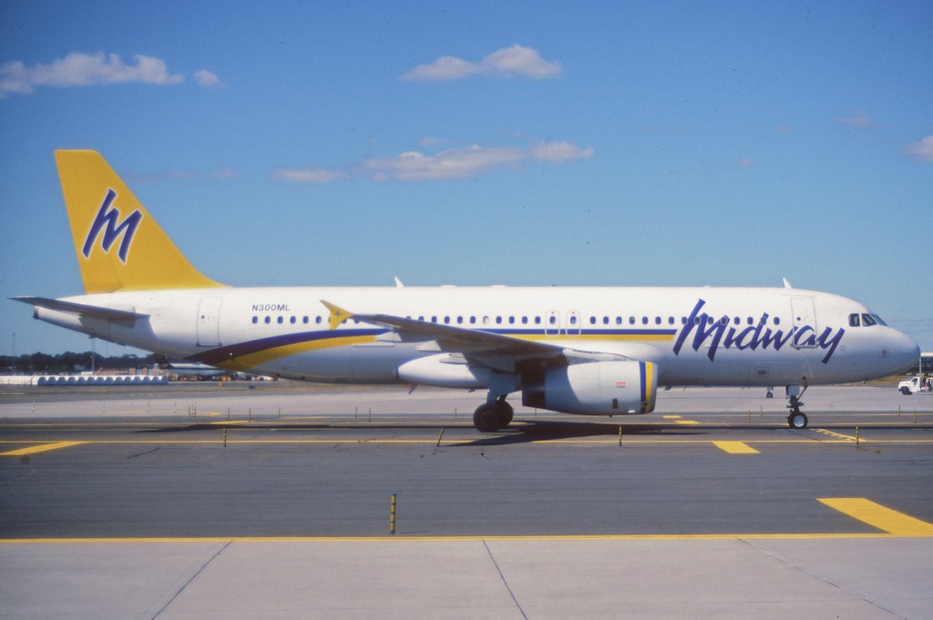 Midway Airbus A320-231; N300ML, September 1995