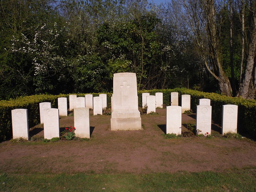 WWI Commomwealth War Graves (Nunhead Cemetery) SWC Short Walk 41 - Nunhead, Honor Oak and Peckham Rye