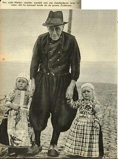 Marken visser kleinkinderen 1940 | uit Katholieke illustrati… | Flickr
