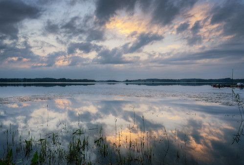 vallentunasjön lake waterscape landscape reflections sunset clouds cloudy calm tranquility scenery vignette vallentuna bällsta hdr stockholm sverige sweden midsummer