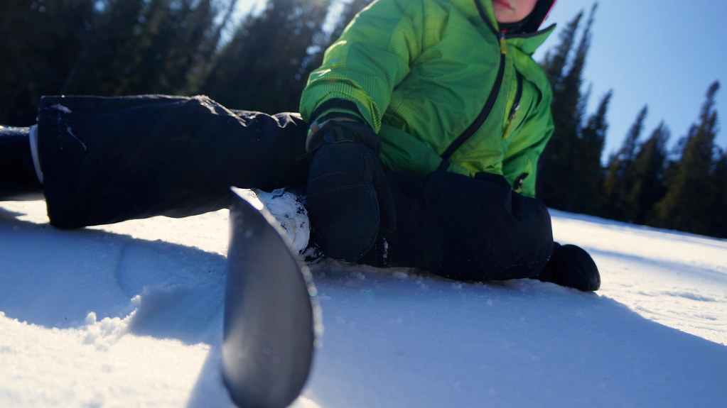 Alpine skiing with kid