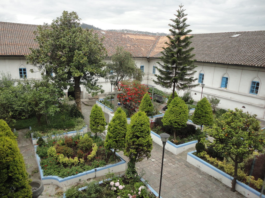 Jardín del Claustro de Santa Catalina de Siena - Quito.