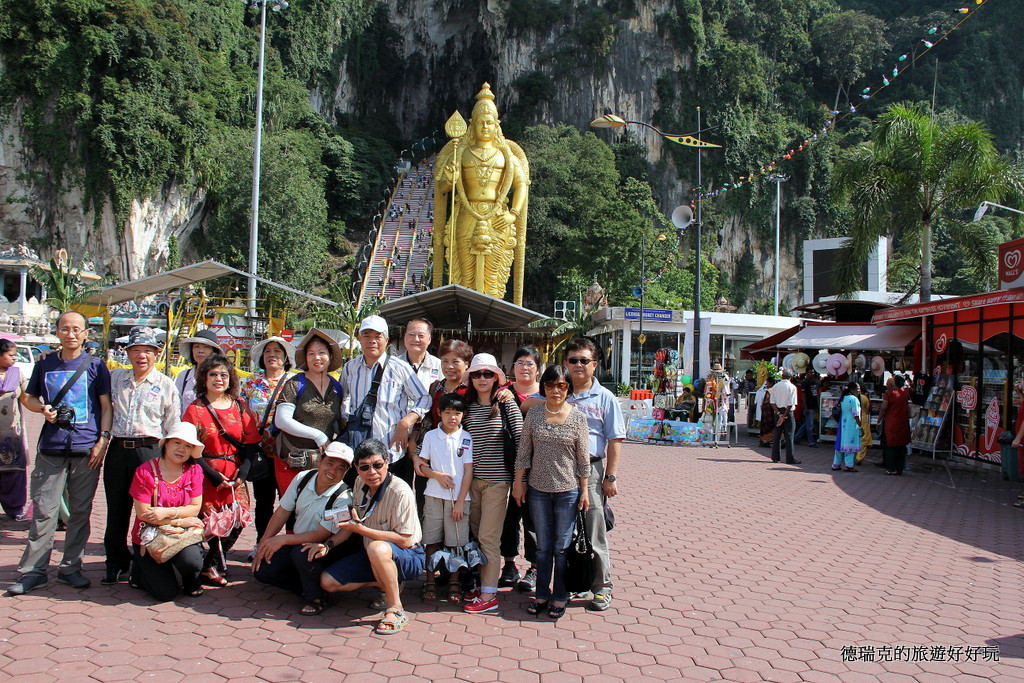 1301 吉隆坡黑風洞巨大鐘乳石岩洞石灰岩洞穴印度神殿印度教大寶森節巨大金色神像大寶神malaysi Flickr