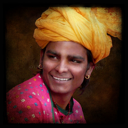 portrait people musician india heritage square photography expression handsome atmosphere happiness singer actor entertainer turban performer quietness indiasong देशी kingdomofdreams panasonicdmcfz18