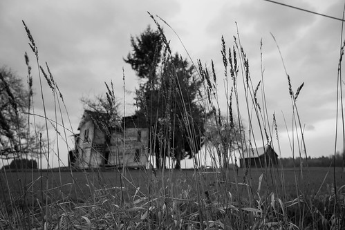 blackandwhite bw abandoned farmhouse oldbarn urbex oldfarmhouse verboort verboortoregon