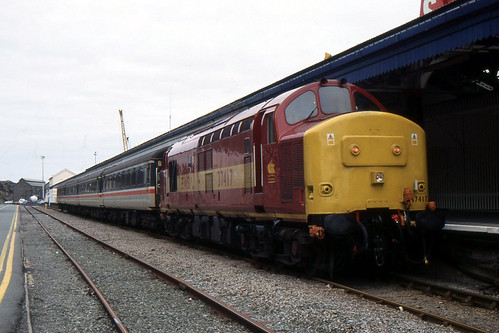 37417 | 37417 at Fishguard Harbour on 1R38 1335 to Rhymney | Steve ...