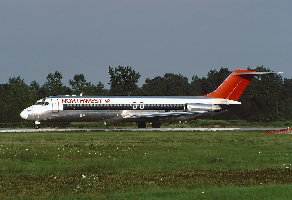 N926NW DC-9-32 Northwest Rochester NY August 1990