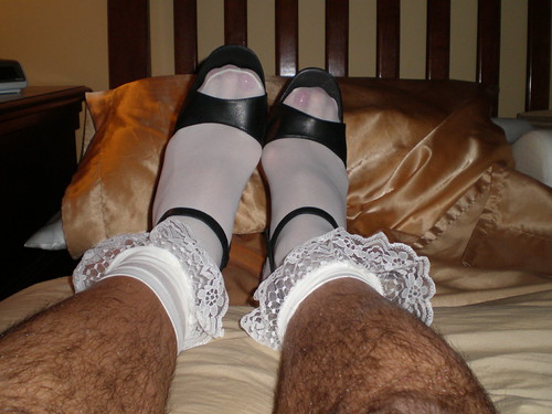 Issy Toes Sissy toes in strappy sandals 4 | OLYMPUS DIGITAL CAMERA | Flickr