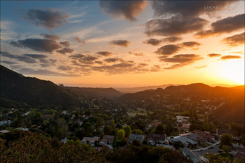 An other Los Angeles by Lucas Janin | www.lucasjanin.com, Glendale, California, USA
Green, many trees, mountain... yes it's Los Angeles !
Press "L"