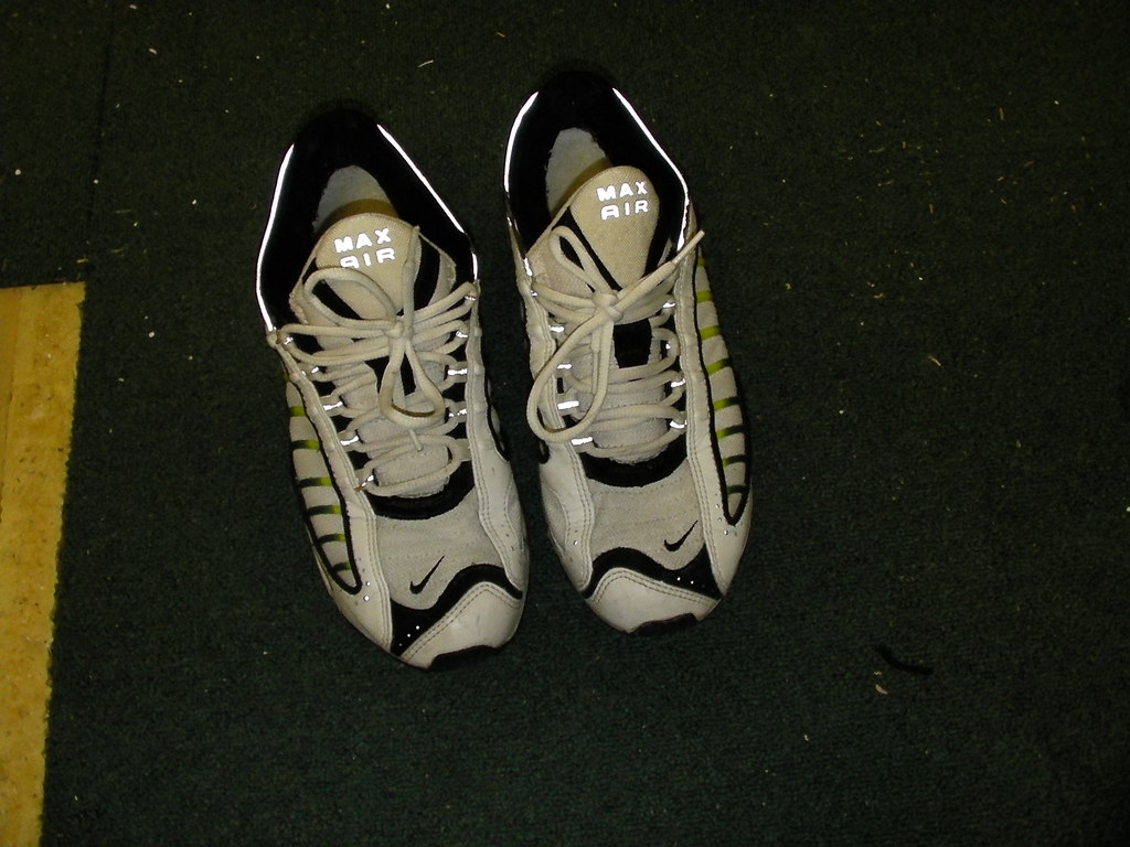 nike tailwind size 9